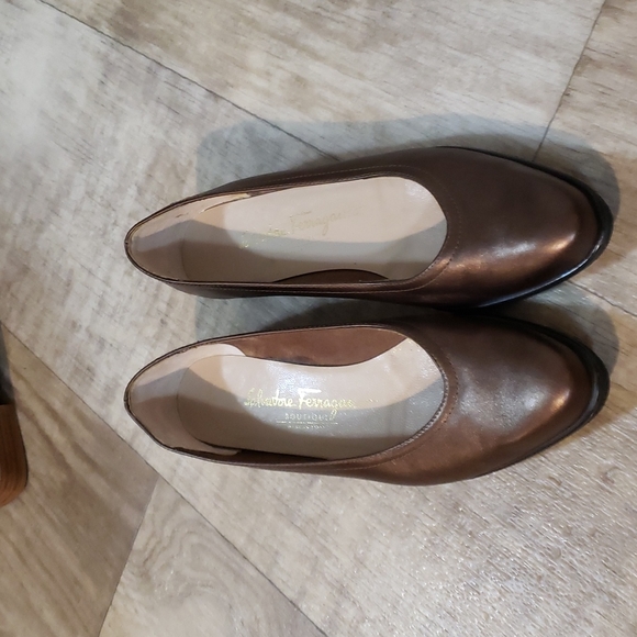 Salvatore Ferragamo brown Flats - Picture 2 of 3